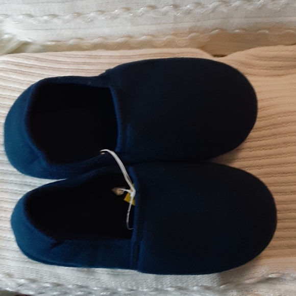 Blue Fleece Fleece Slippers NWT - Picture 2 of 4